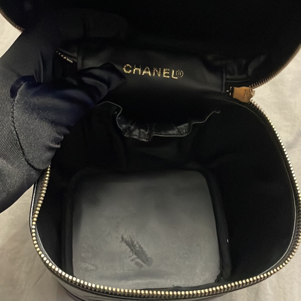 CHANEL Vanity accessories bag - Picture 8 of 9